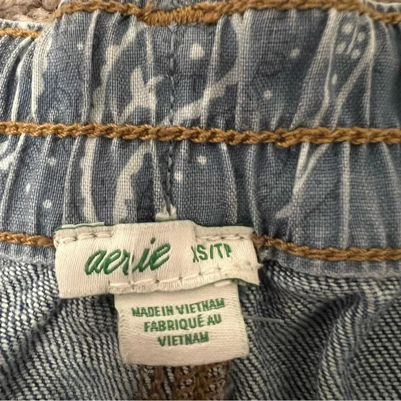 {aerie} daydream denim distressed shorts - Picture 5 of 6
